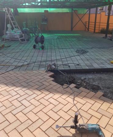 Укладка тротуарной плитки